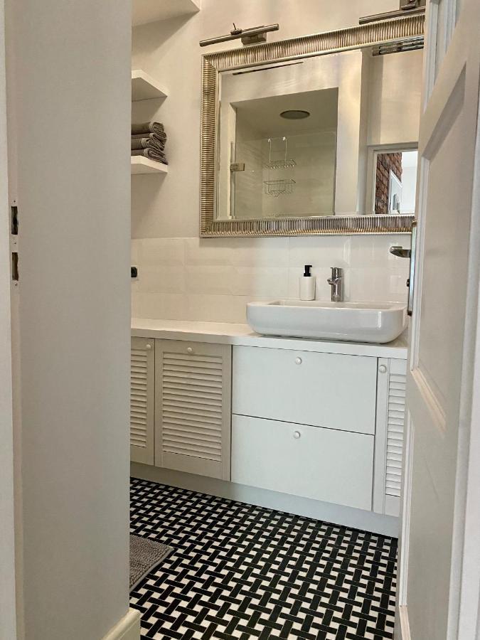 Chic Apartment In Vibrant Area - National Stadium - Saska Kepa Varsovie Extérieur photo